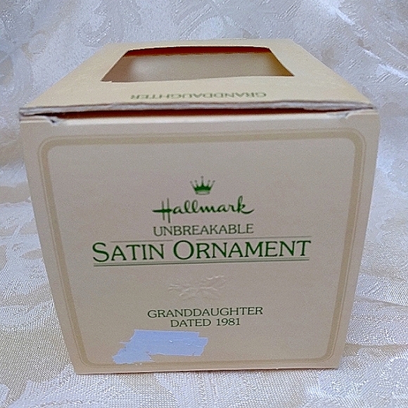 Vtg Hallmark 'GRANDDAUGHTER' 1981 Ornament - Picture 9 of 9